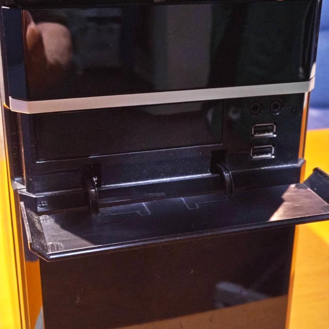 windows7起動確認済 i7-4770搭載PC＋モニター＋KB HDD無