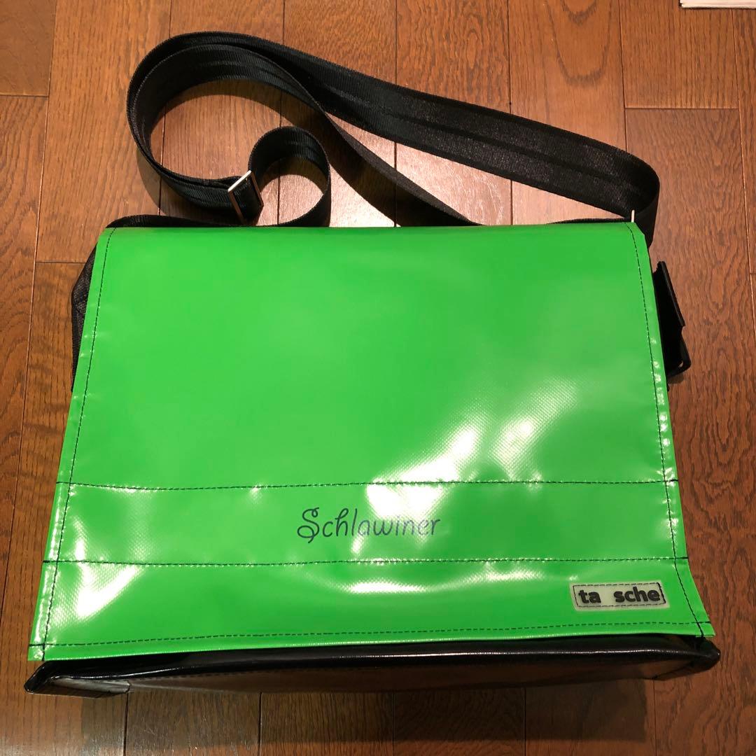 タウシェ　ショルダーバック