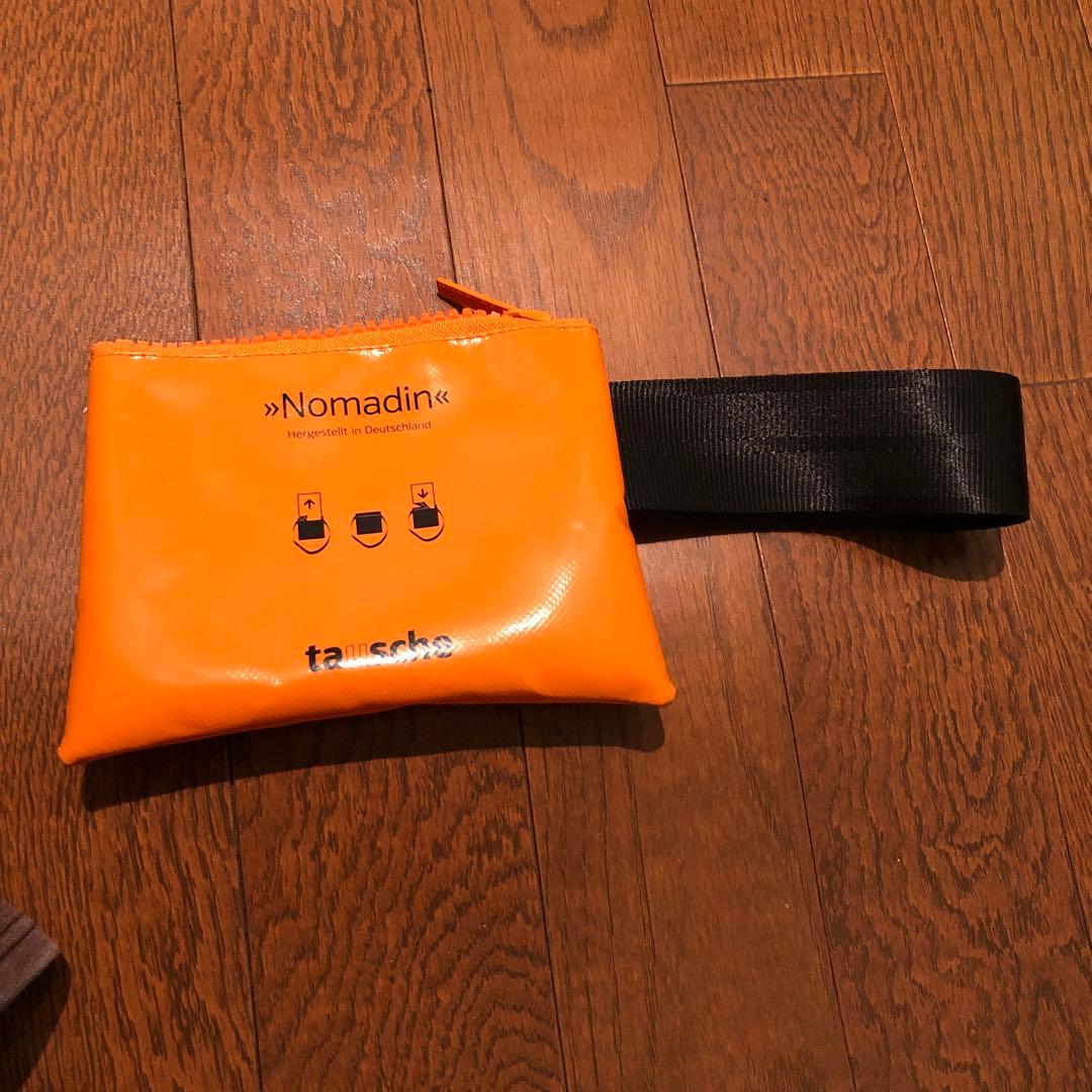 タウシェ　ショルダーバック