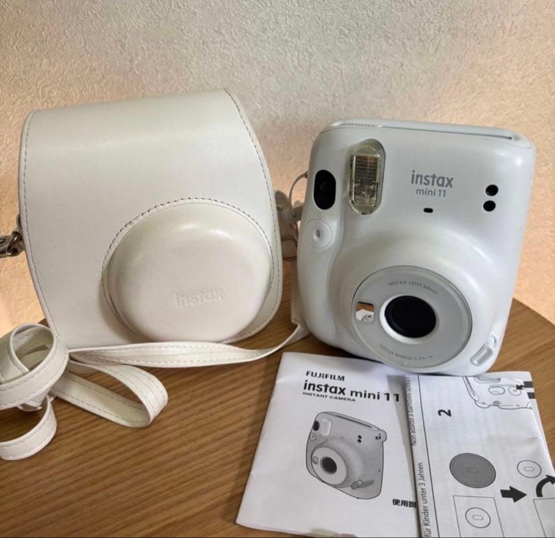 Fujifilm instax mini 11 ホワイト ＋ケース