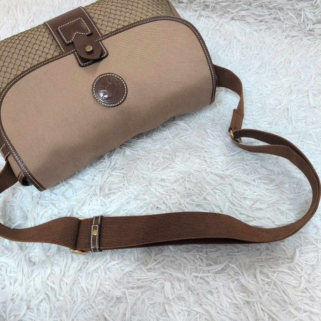 美品 A4可✨️ハンティングワールド サファリトゥデイ メッセンジャーバッグ