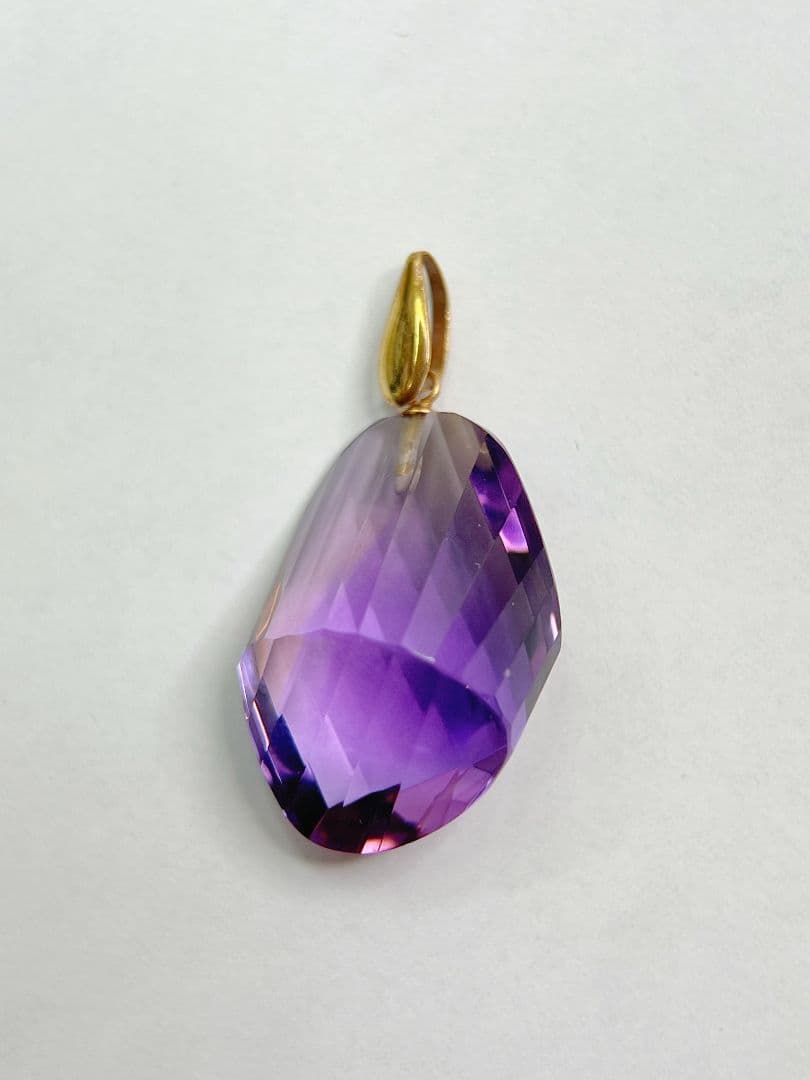 新春限定価額　K18 天然 アメジストペンダントトップ 18金