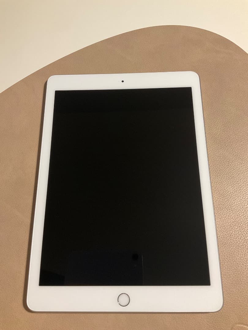 iPad (6th Generation) Wi-Fi 32GB シルバー