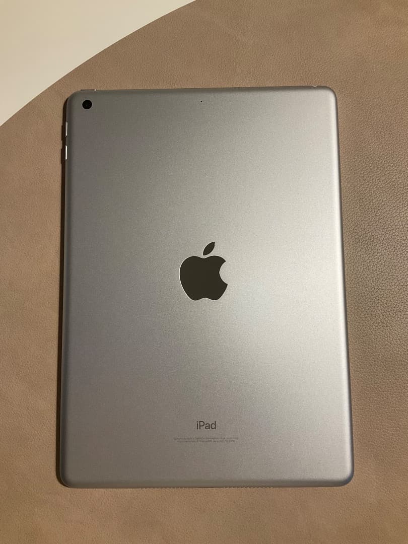 iPad (6th Generation) Wi-Fi 32GB シルバー