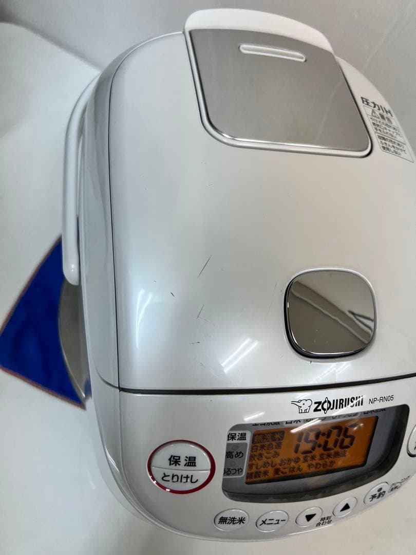 象印 圧力IH炊飯ジャー NP-RN05（0.5合〜3合）ホワイト 2023年齢