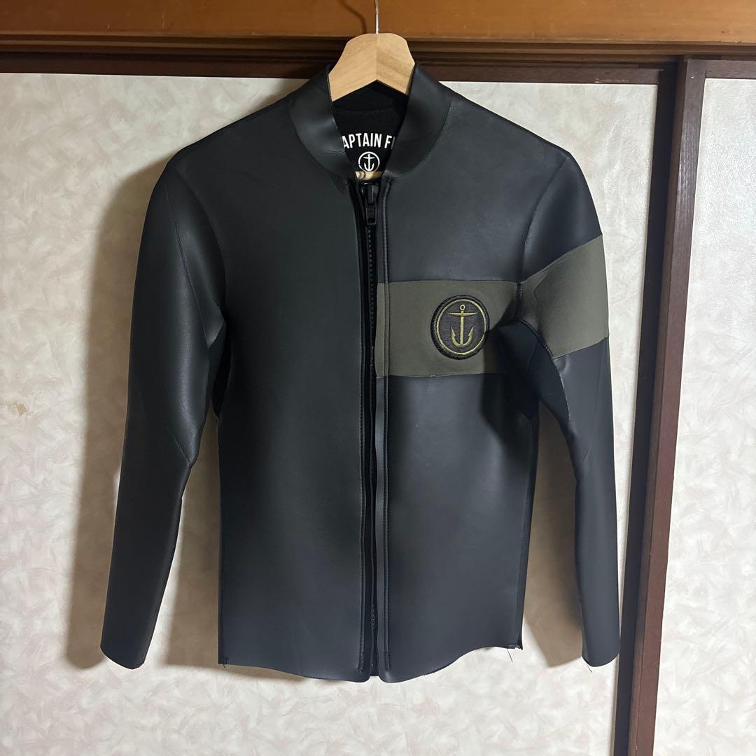 CAPTAIN FIN タッパー