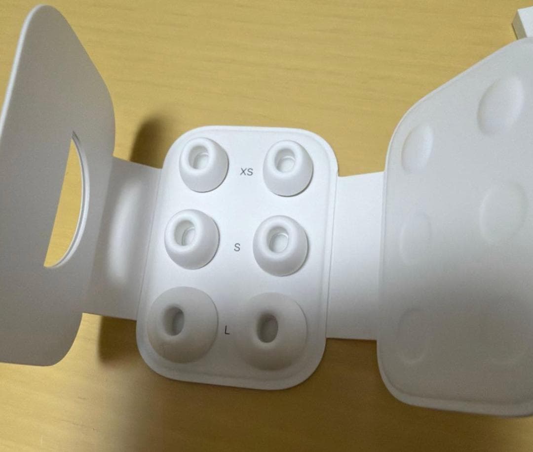 Airpods pro第二世代　本体・箱、付属品未使用品