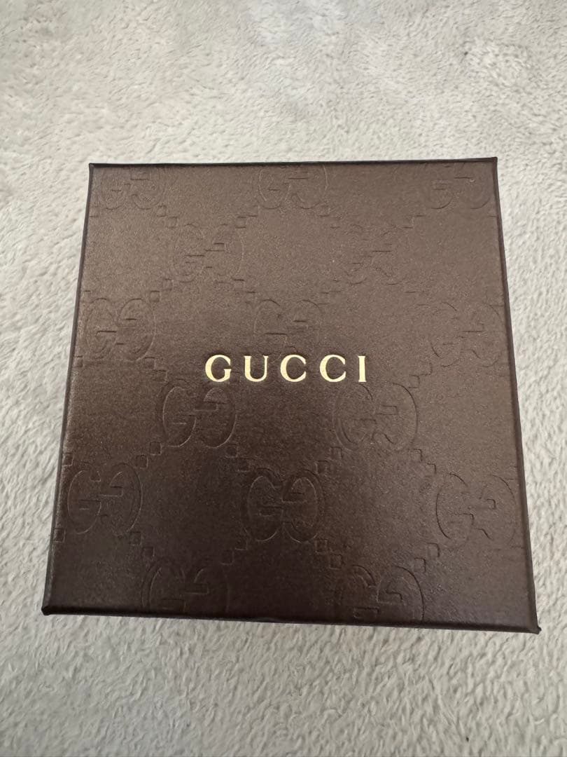GUCCI ハート型シルバーネックレス