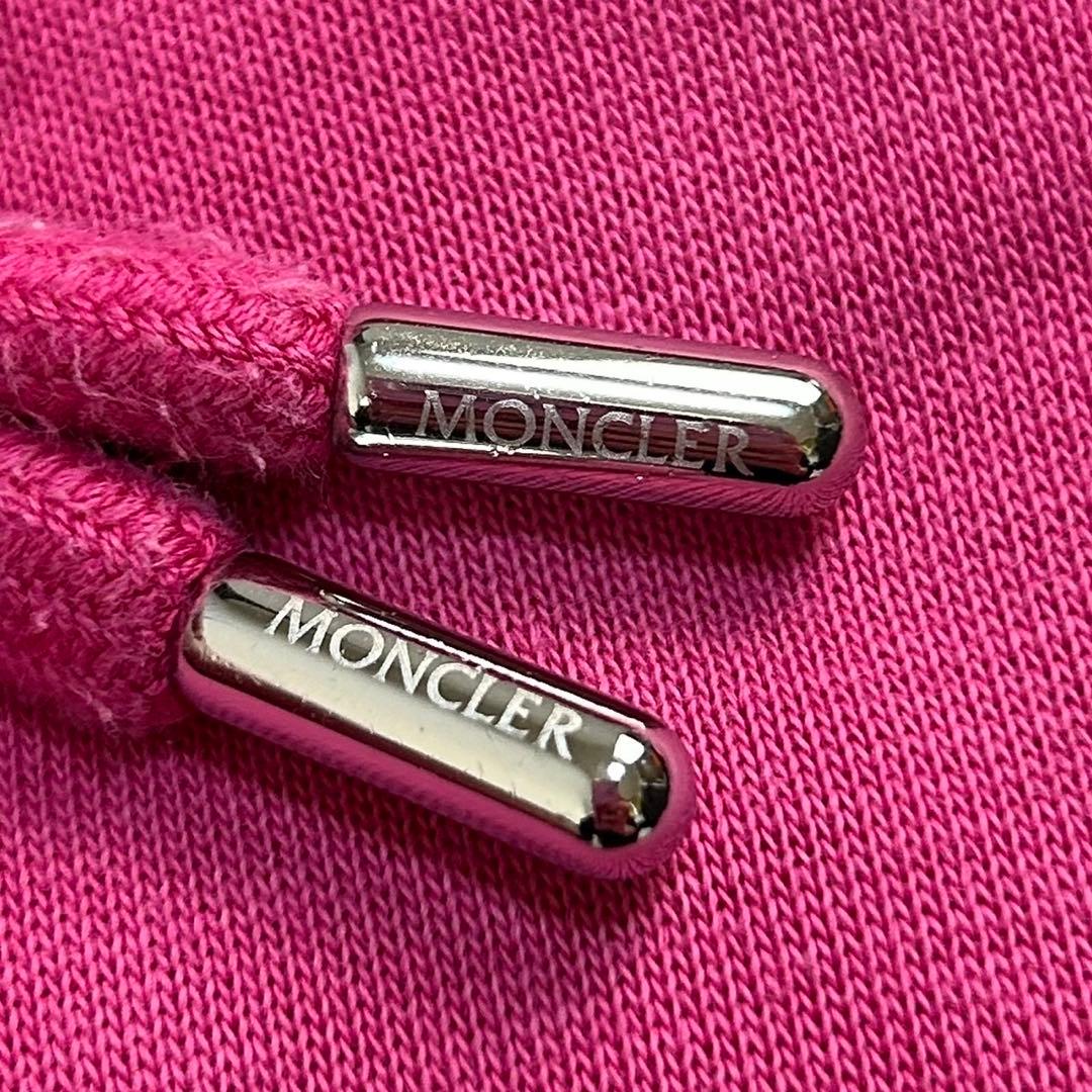 5642【希少デザイン】モンクレール☆リフレクターロゴ入りクロップド丈パーカー