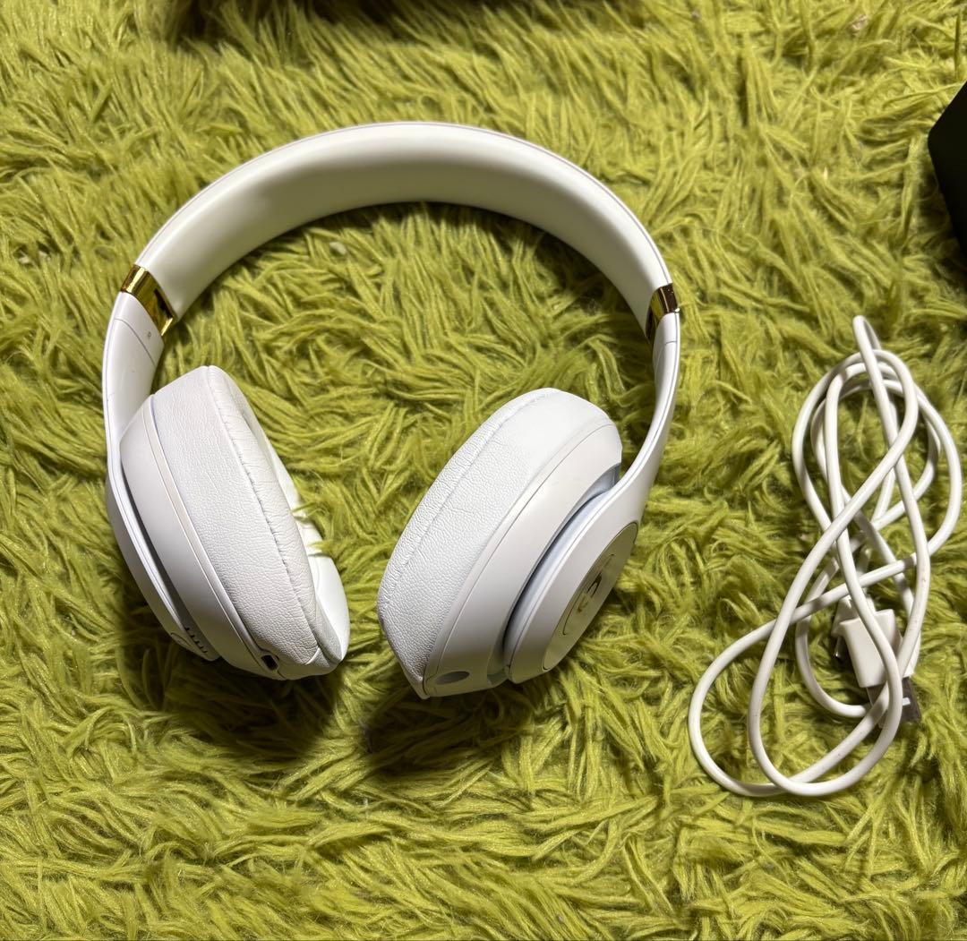 Beats Studio3 ワイヤレスヘッドフォン ホワイト