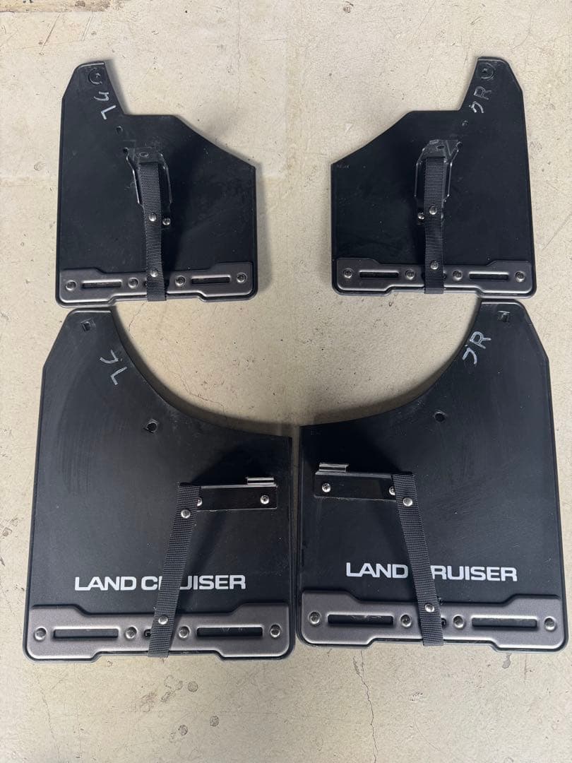 トヨタ　ランドクルーザー250 純正OPマッドフラップ 前後セット　ブラック