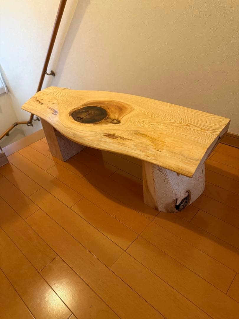 天然杉一枚板でか節カーブテーブル蜜蝋クリーム仕上げ