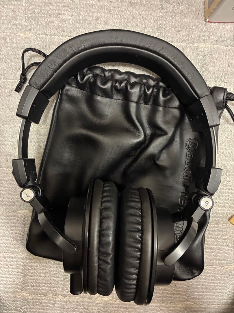 だんごむしaudio-technica ATH-M50xモニターヘッドホン