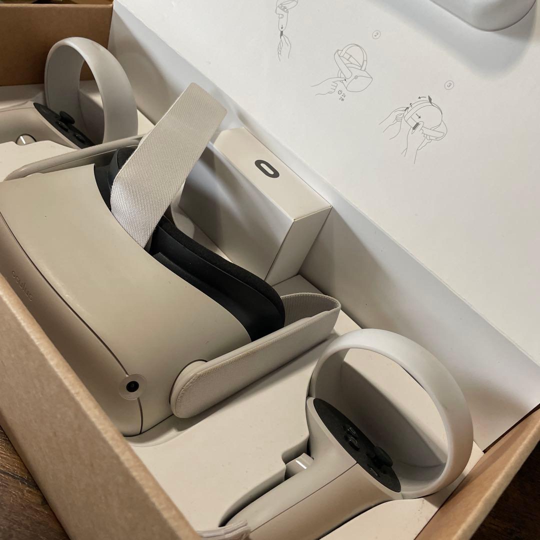  Quest 2 VRヘッドセット、コントローラー付き、ホワイト