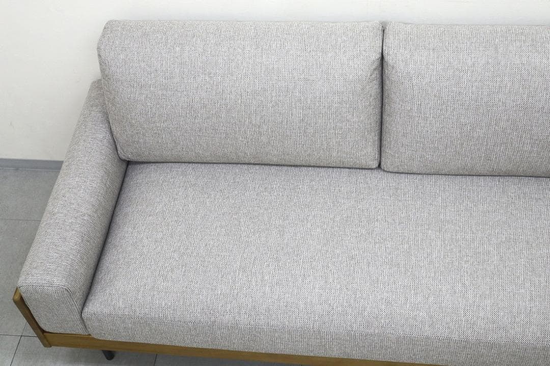 未使用品 ウニコ TREL トレル 3シーター ソファ 天然木 無垢材 フェザー