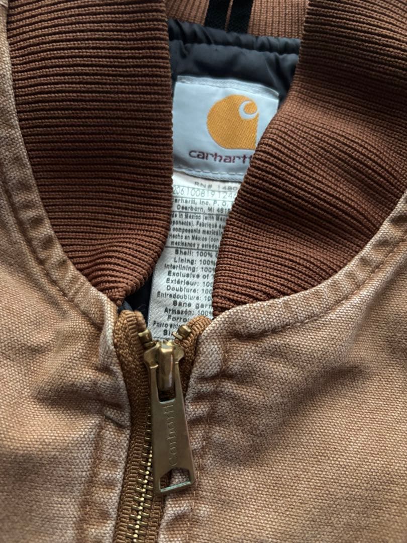 カーハート　ダックベスト　ブラウン　V02 BRN Mサイズ　フェード