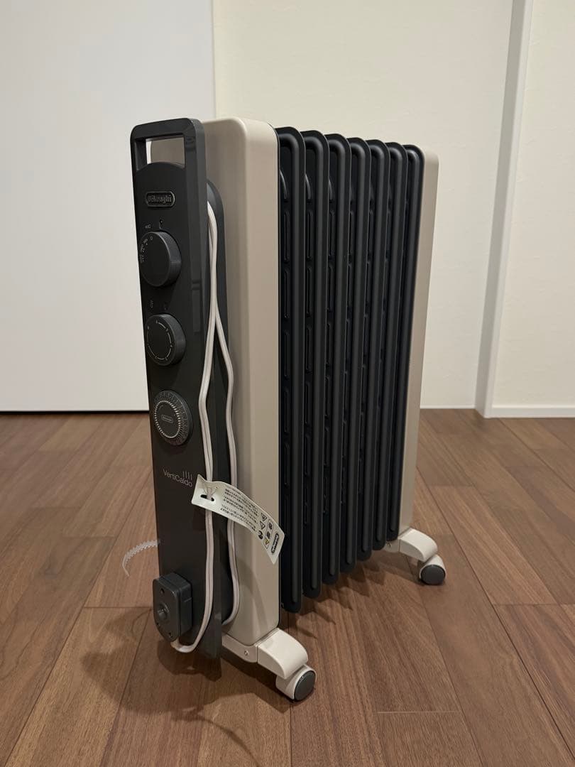 DeLonghi オイルヒーター グレー/