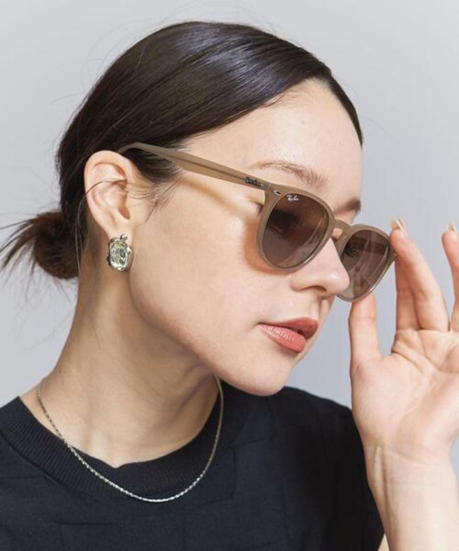 【極美品（レイバン（ベージュ））】Ray-Ban（RB4258F）/ユニセックス