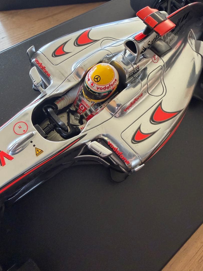 F1モデルカー　McLaren ルイスハミルトン　1/18サイズ