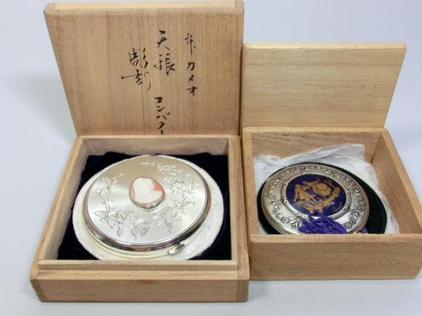 コンパクト■女カメオ純天銀 99.97％ 彫刻 CROWN Limagos 化粧