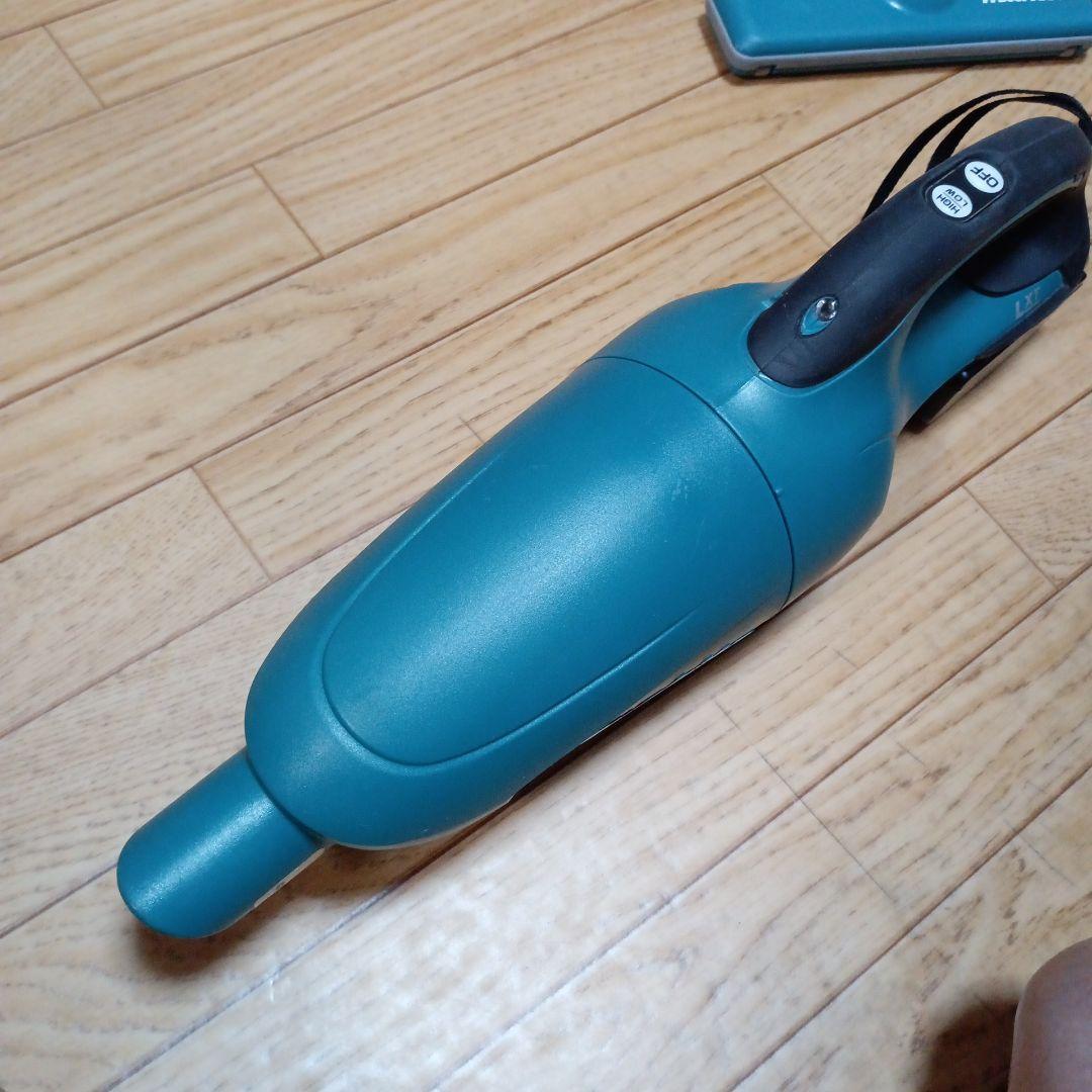 マキタ18V充電式クリーナーCL181FD青色　純正バッテリー、純正充電器付