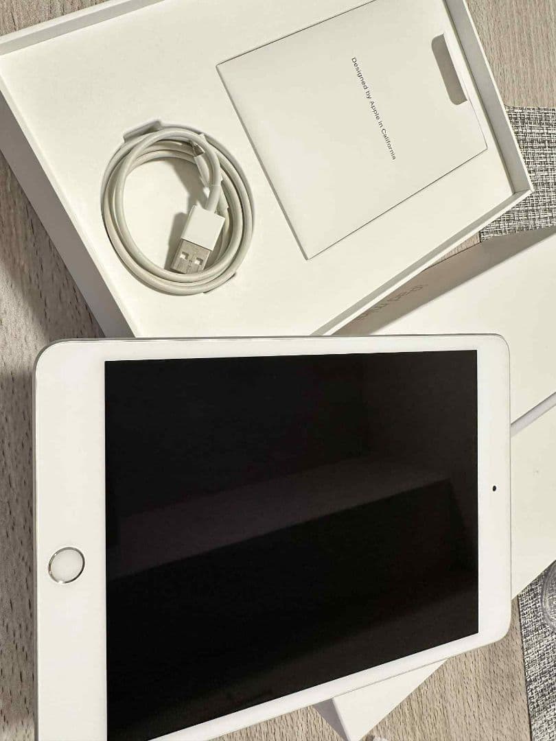 【中古】【箱あり】iPad mini 5 Wi-Fiモデル 64GB 美品