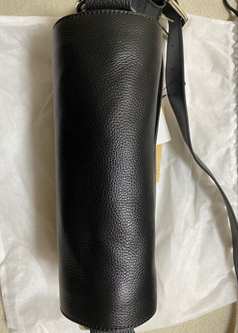 beardsley ビアズリー　レザーボディバッグ