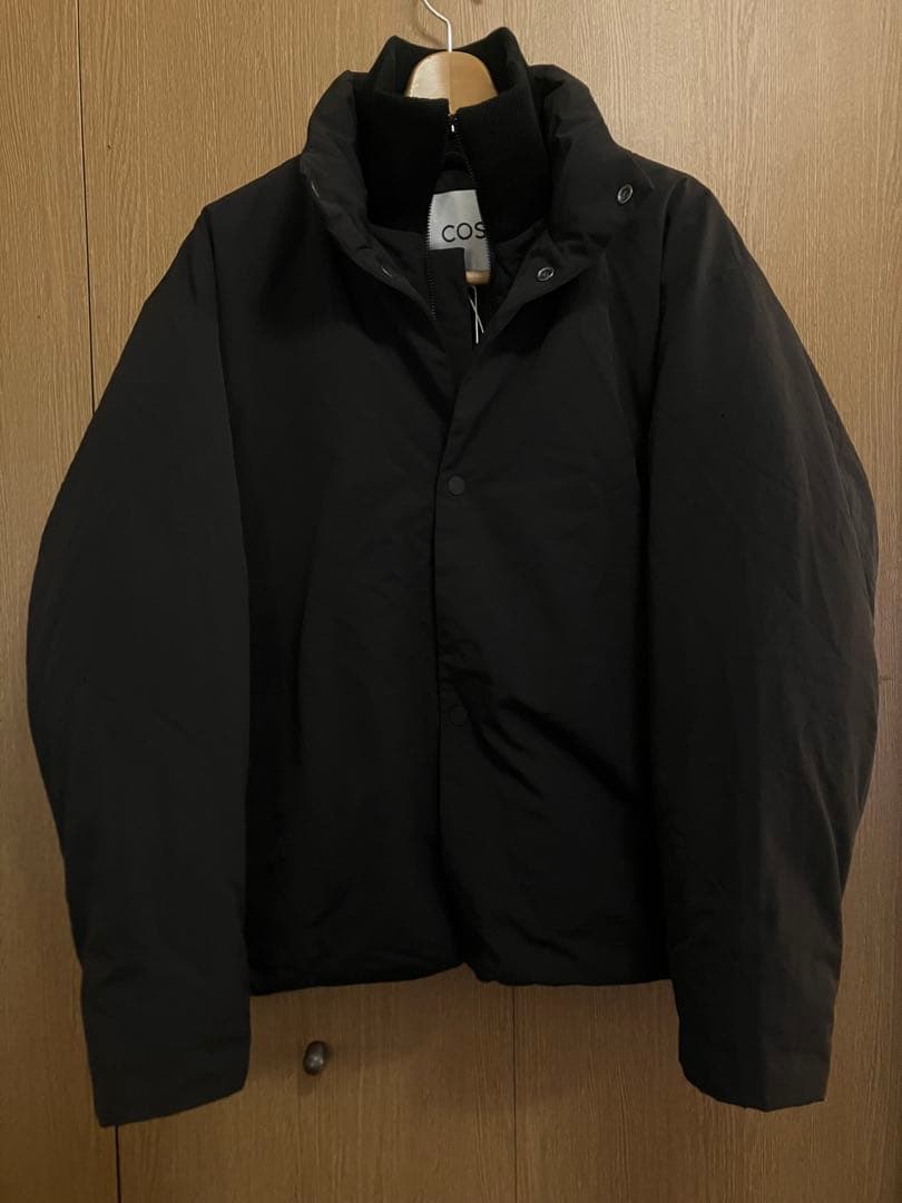 COS パデッドファンネルネックダウンジャケット