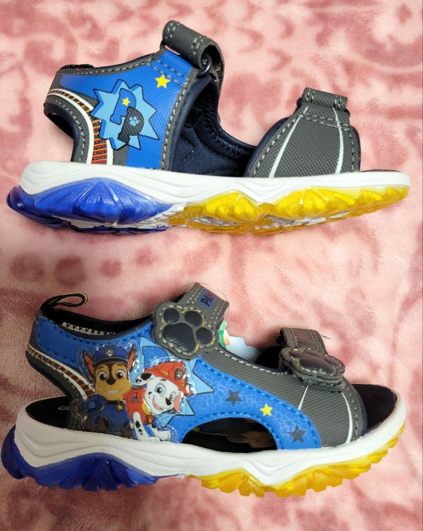 【新品　未使用】パウパトロール　ライトアップサンダル(男の子)　約15cm