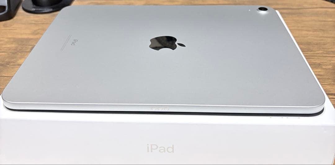 【美品】iPad（第10世代）Wi-Fiモデル／64GB