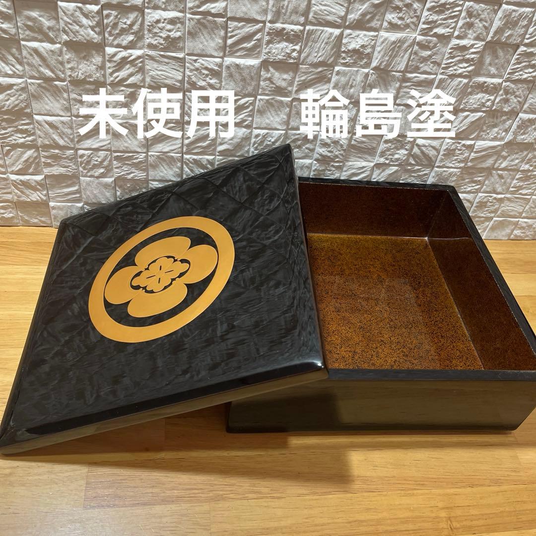 未使用　能登輪島塗　家紋入 黒漆塗り重箱 金色の花紋　丸に横木瓜　特注品