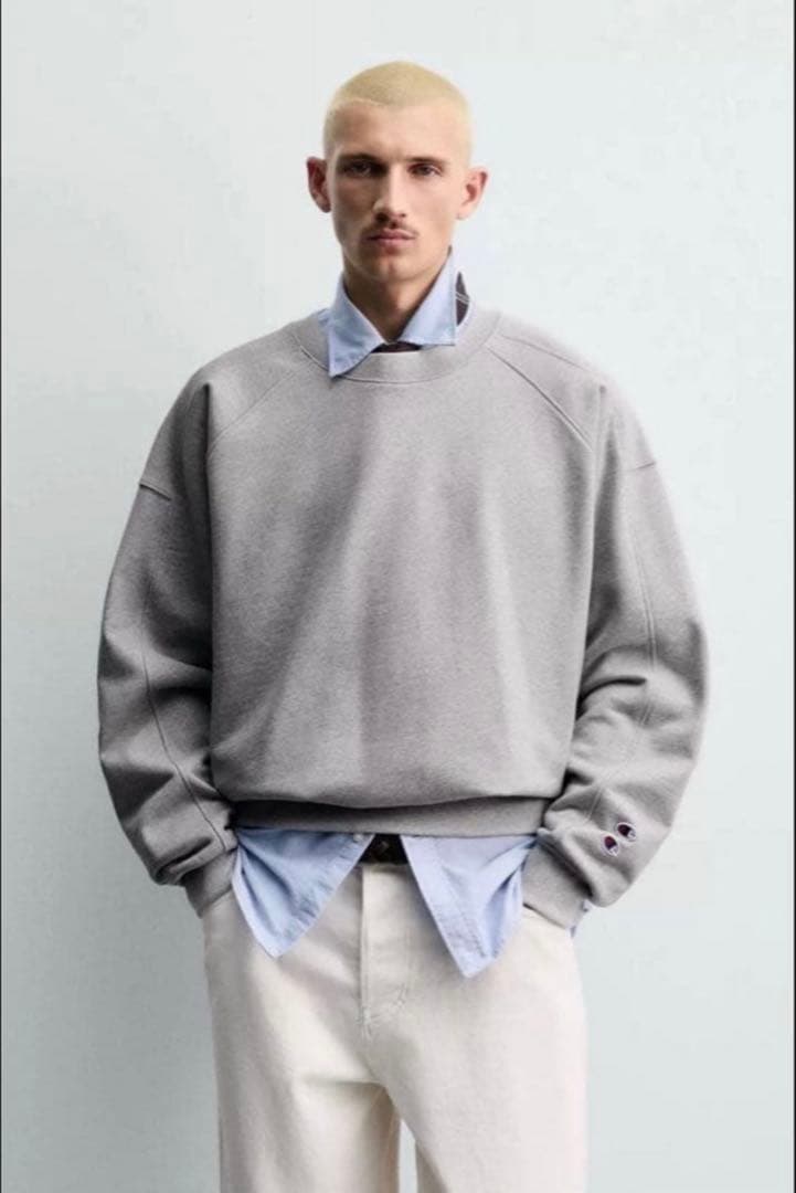 【完売品】Mサイズ CHAMPION ZARAパッチクルーネックスウェットシャツ