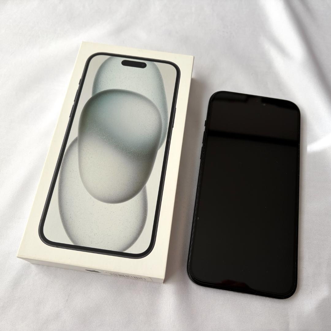 美品 iPhone 15 Plus 128GB ブラック MU083J/A