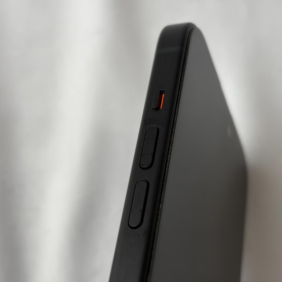 美品 iPhone 15 Plus 128GB ブラック MU083J/A