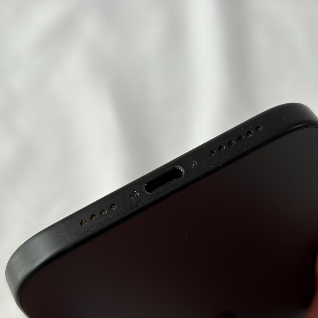 美品 iPhone 15 Plus 128GB ブラック MU083J/A