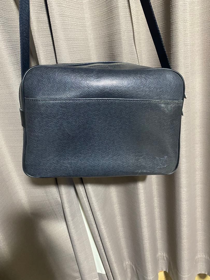 Louis Vuitton ブラックレザーショルダーバッグ