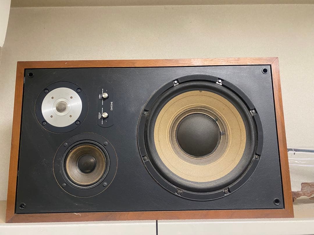 大型スピーカー ウーファー・ミッドレンジ搭載