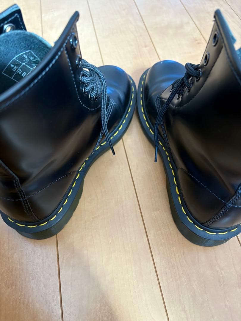 ドクターマーチン 8ホール