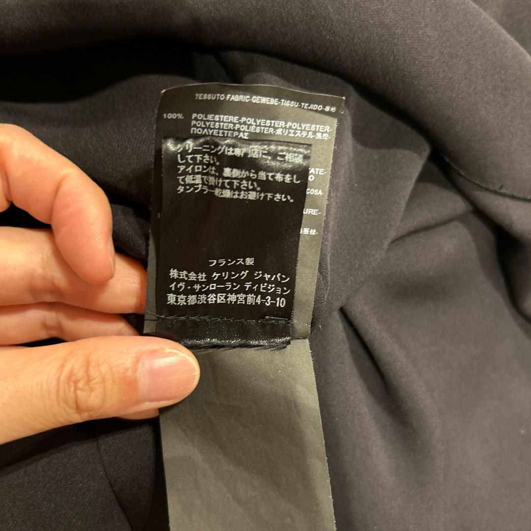 BLACKPINK LISA着用 サンローラン ブラックワンピース