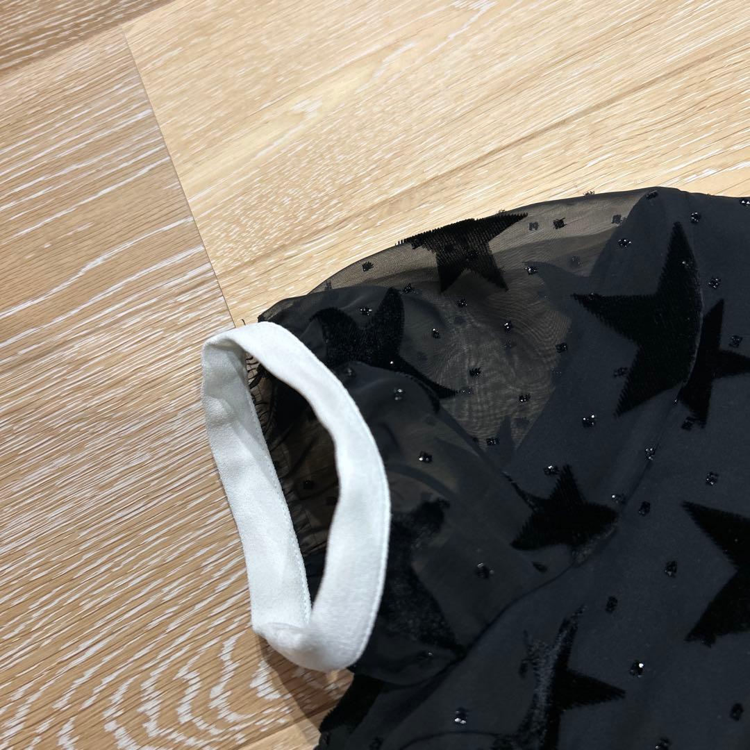 BLACKPINK LISA着用 サンローラン ブラックワンピース