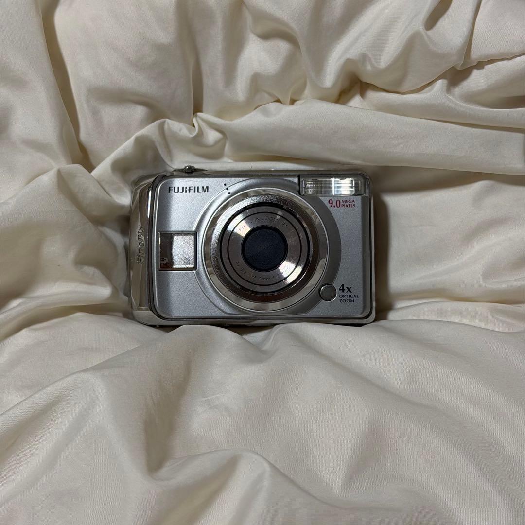 FUJIFILM フジフィルム FinePix A900 シルバーデジタルカメラ