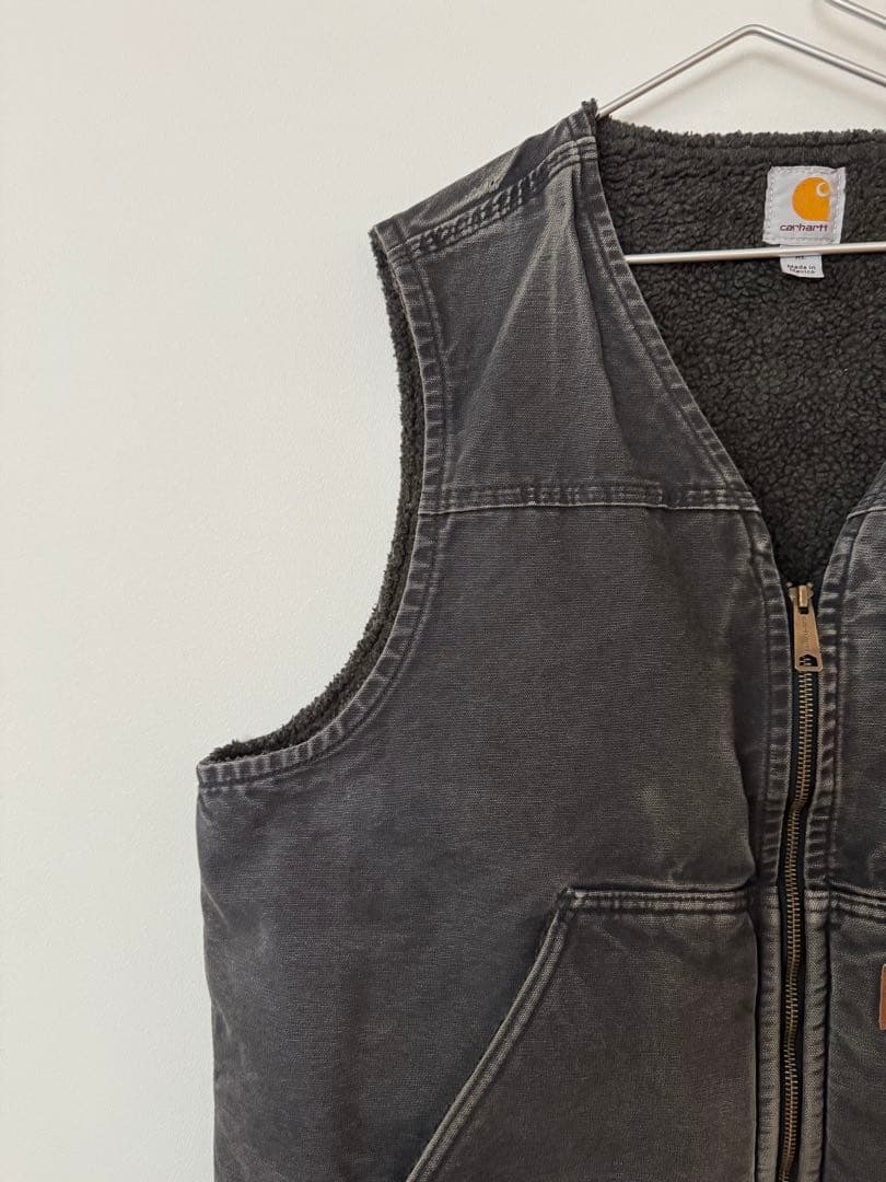 【超人気】カーハート ダックベスト XL ブラック 鬼フェード ヴィンテージ