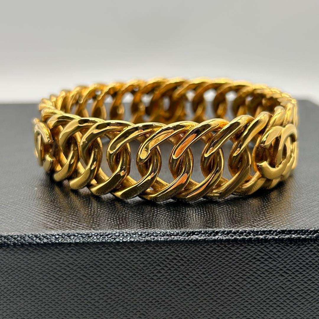 シャネル　CHANEL ブレスレット　バングル　ゴールド　マメ