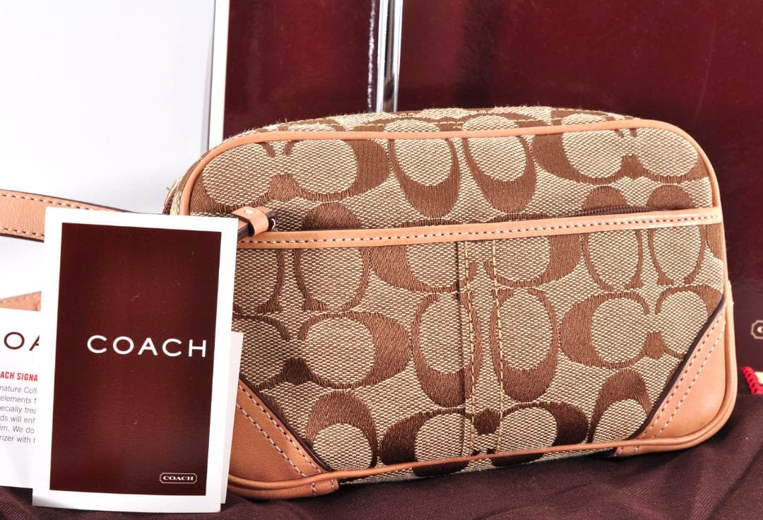 未使用 COACH コーチ シグネチャー ボディバッグ 箱、保存袋付き