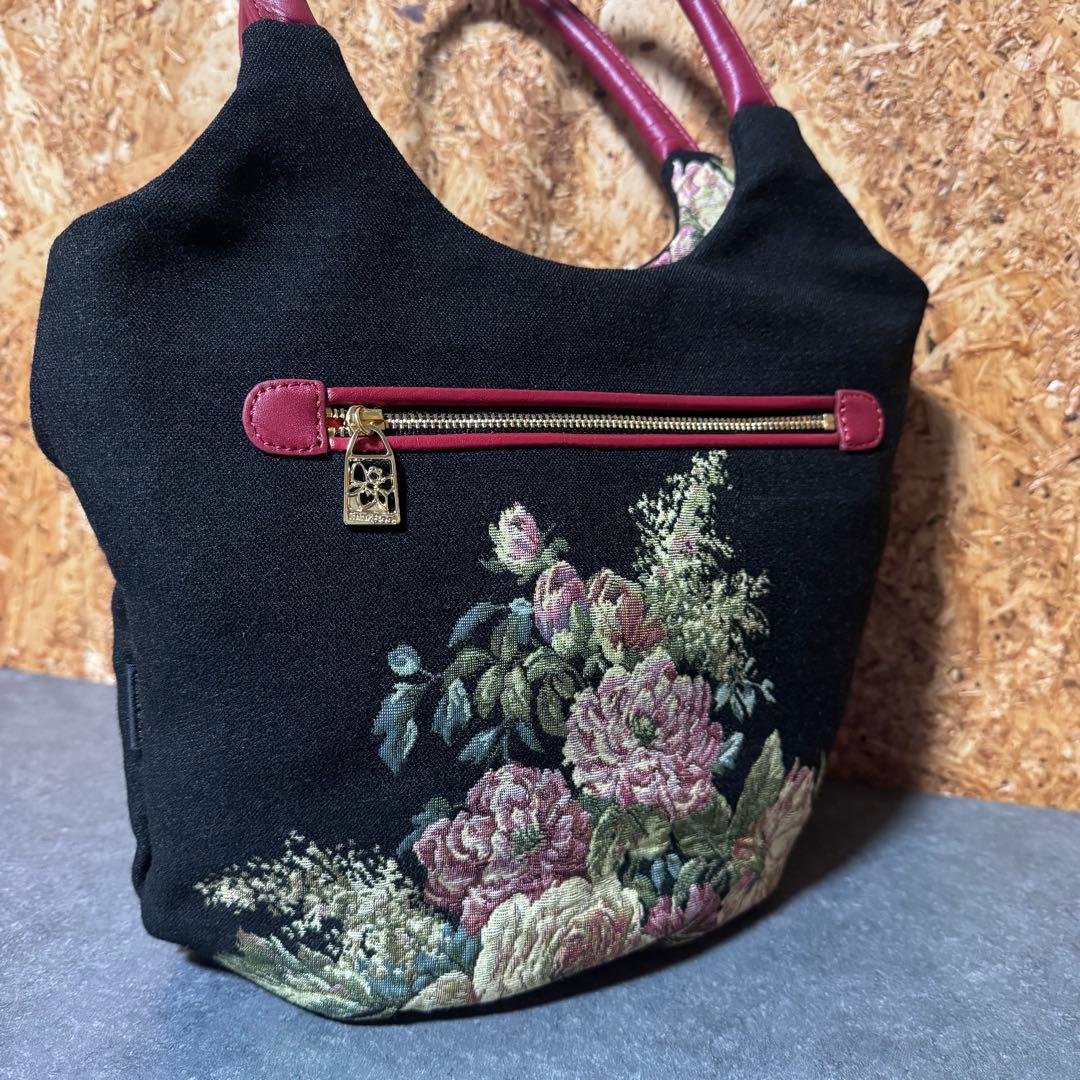 【しいちゃん】 Think Bee！ カレンダリオバッグ 花柄刺繍