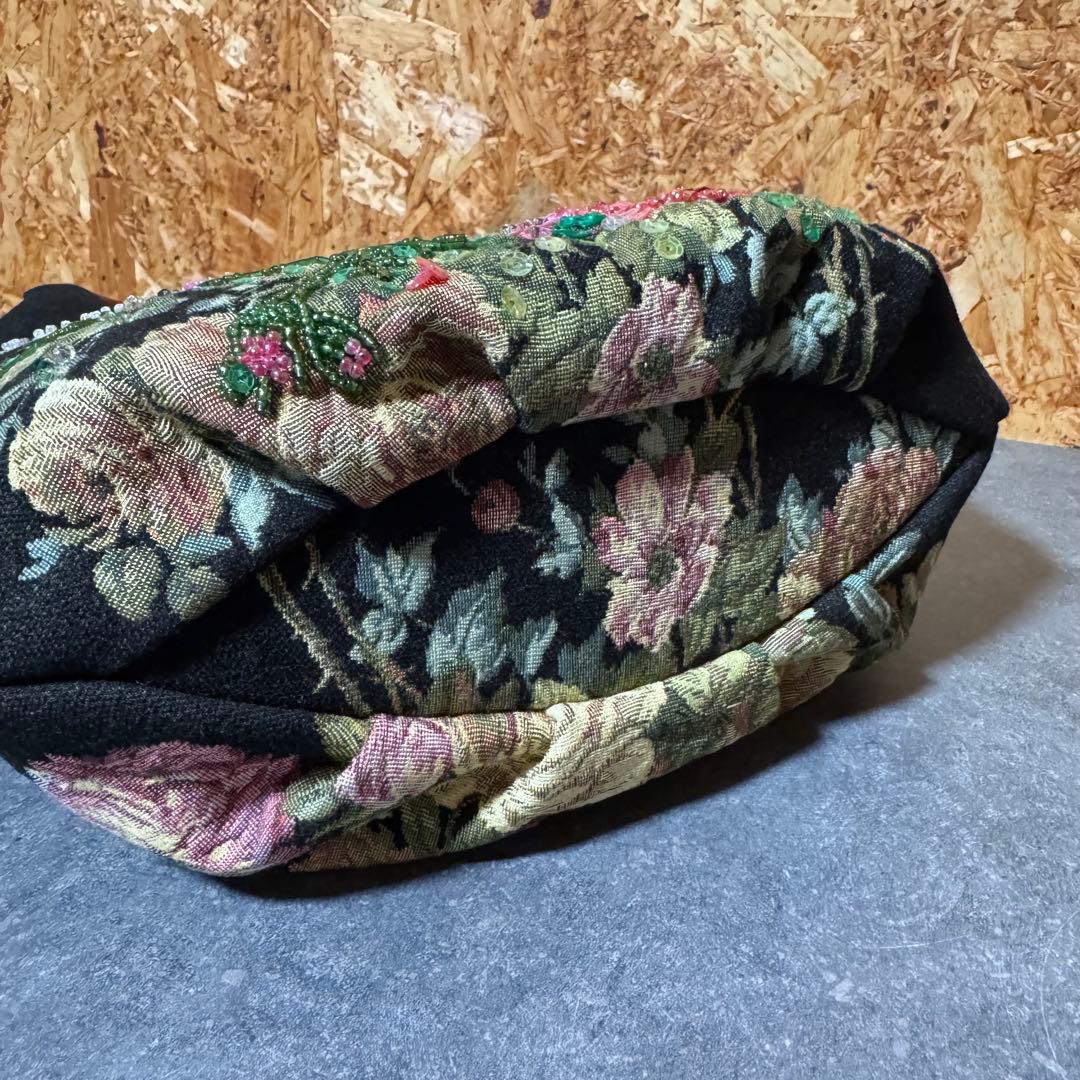 【しいちゃん】 Think Bee！ カレンダリオバッグ 花柄刺繍