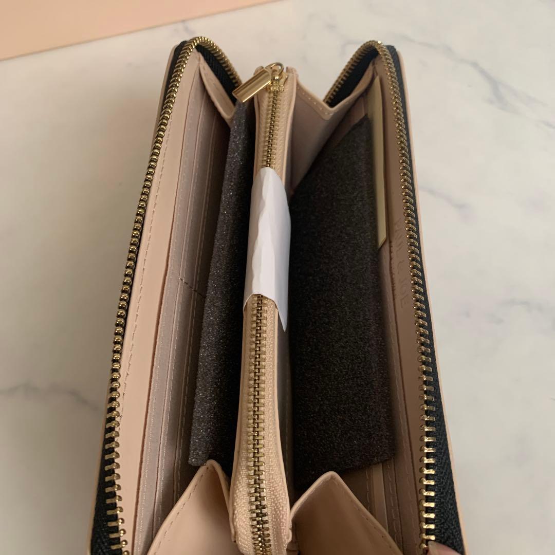 【新品未使用】PAUL & JOE 本革　黒長財布　花柄刺しゅう入り