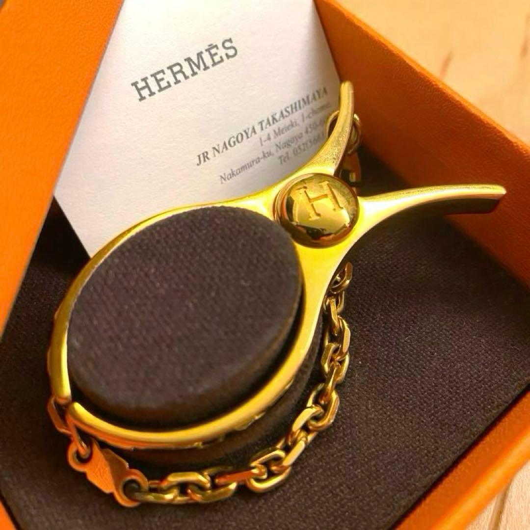 美品 お洒落 HERMES グローブホルダー ゴールド チャーム 手袋 バッグ