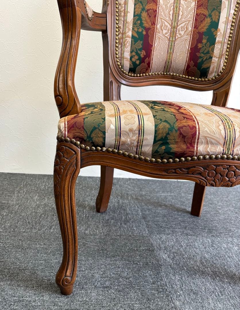 輸入家具 アンティークチェア 猫脚 クラシックスタイル 多色布張り椅子①