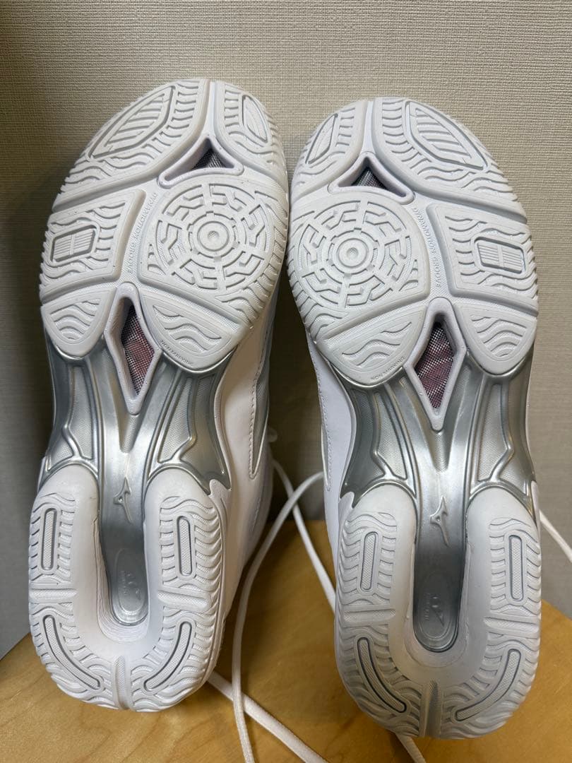 未使用　ミズノ　ウエーブダイバース LG 4 WAVE DIVERSE LG 4